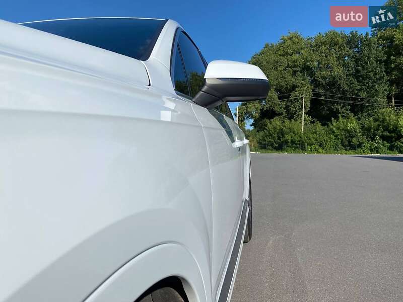 Внедорожник / Кроссовер Audi Q7 2016 в Казатине