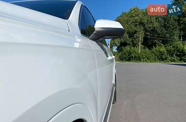 Внедорожник / Кроссовер Audi Q7 2016 в 