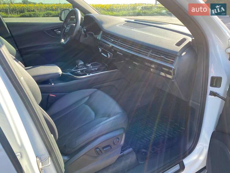 Внедорожник / Кроссовер Audi Q7 2016 в Казатине