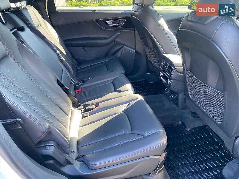 Внедорожник / Кроссовер Audi Q7 2016 в Казатине