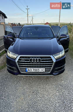 Внедорожник / Кроссовер Audi Q7 2017 в 