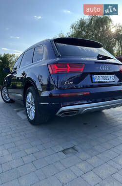 Внедорожник / Кроссовер Audi Q7 2017 в 