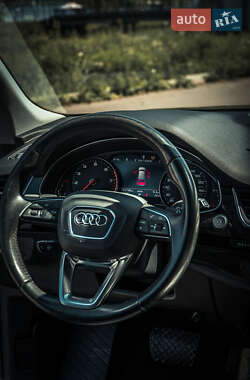 Внедорожник / Кроссовер Audi Q7 2017 в 