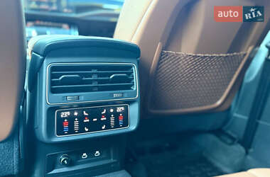 Внедорожник / Кроссовер Audi Q7 2021 в 