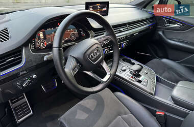 Внедорожник / Кроссовер Audi Q7 2017 в 