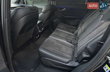 Внедорожник / Кроссовер Audi Q7 2017 в 