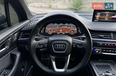 Внедорожник / Кроссовер Audi Q7 2017 в 
