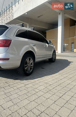 Внедорожник / Кроссовер Audi Q7 2010 в 