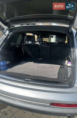 Внедорожник / Кроссовер Audi Q7 2010 в 