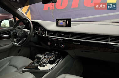 Внедорожник / Кроссовер Audi Q7 2017 в 