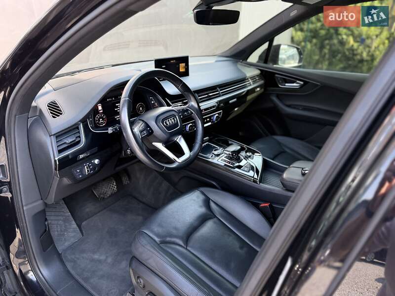 Внедорожник / Кроссовер Audi Q7 2017 в Львове