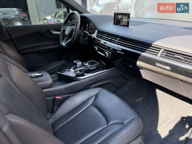 Внедорожник / Кроссовер Audi Q7 2017 в Львове