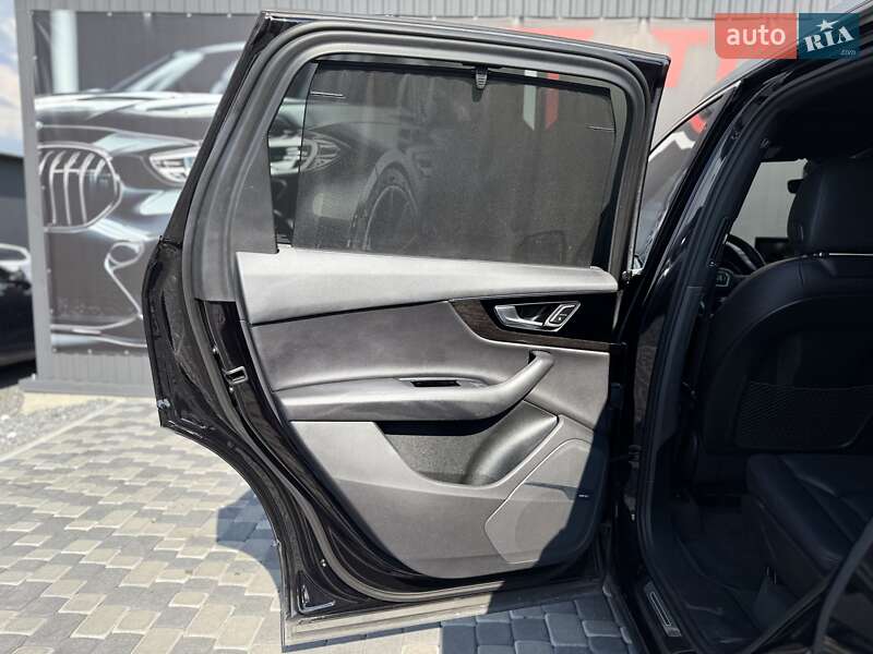 Внедорожник / Кроссовер Audi Q7 2017 в Львове