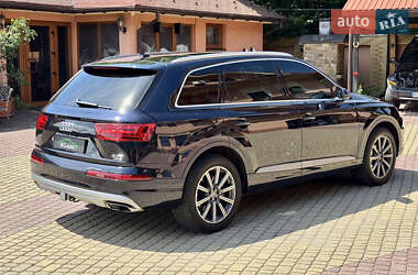 Внедорожник / Кроссовер Audi Q7 2016 в 