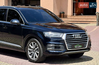 Внедорожник / Кроссовер Audi Q7 2016 в 