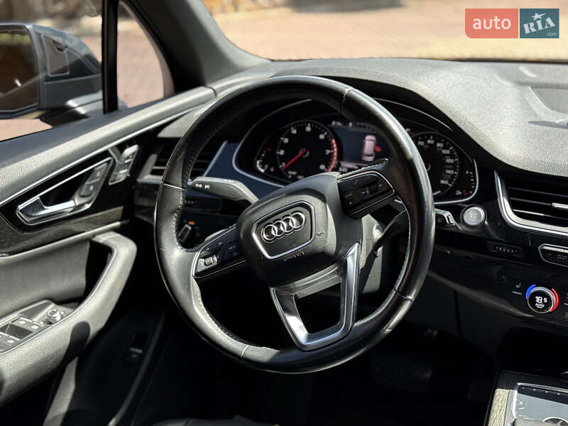 Внедорожник / Кроссовер Audi Q7 2016 в Мукачево