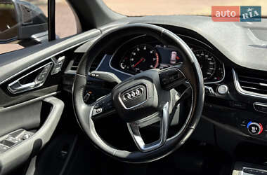 Внедорожник / Кроссовер Audi Q7 2016 в 