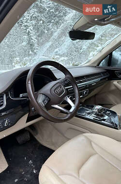 Внедорожник / Кроссовер Audi Q7 2016 в 