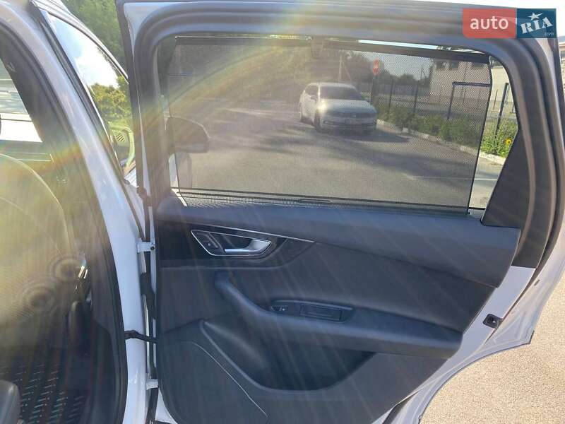 Внедорожник / Кроссовер Audi Q7 2016 в Казатине