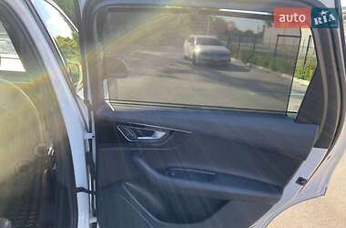 Внедорожник / Кроссовер Audi Q7 2016 в 