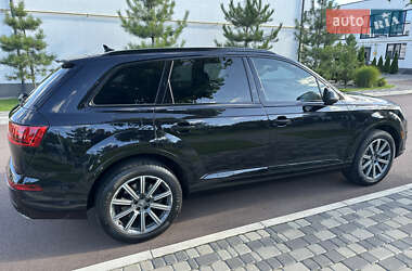 Внедорожник / Кроссовер Audi Q7 2017 в 