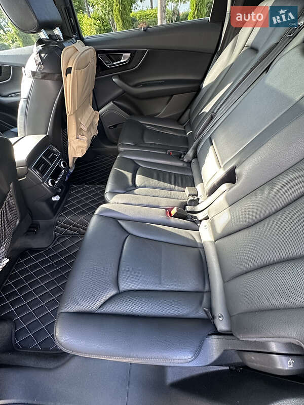 Внедорожник / Кроссовер Audi Q7 2017 в Киеве