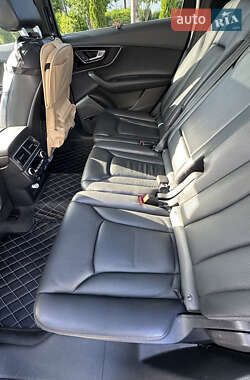 Внедорожник / Кроссовер Audi Q7 2017 в 