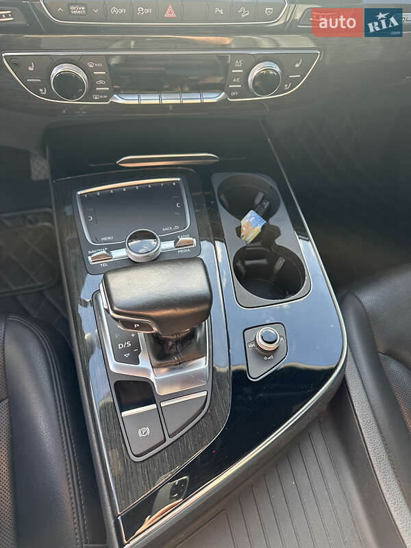 Внедорожник / Кроссовер Audi Q7 2017 в Киеве
