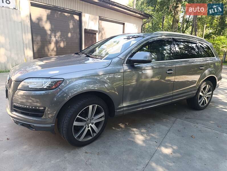 Внедорожник / Кроссовер Audi Q7 2015 в 