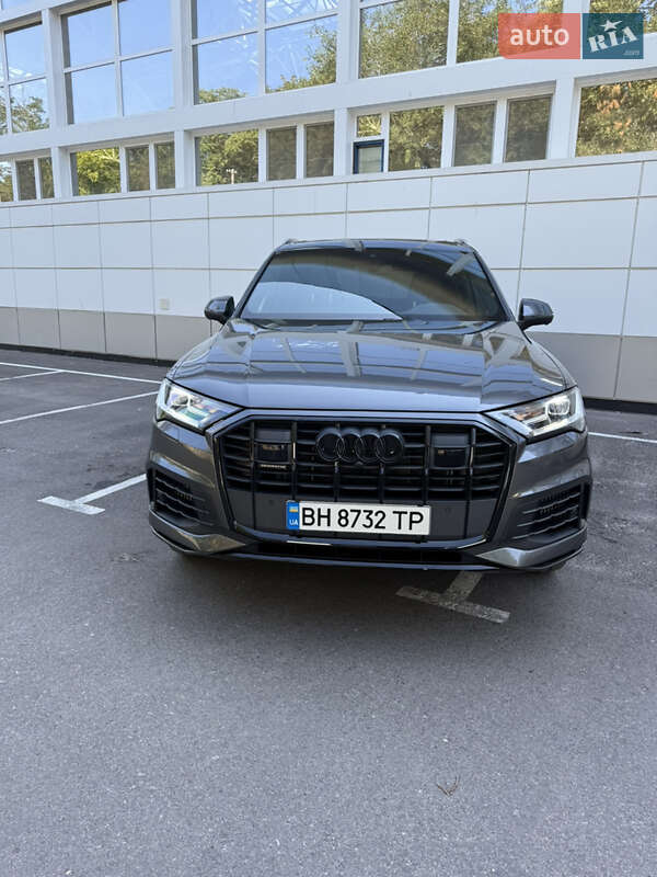 Позашляховик / Кросовер Audi Q7 2021 в Одесі