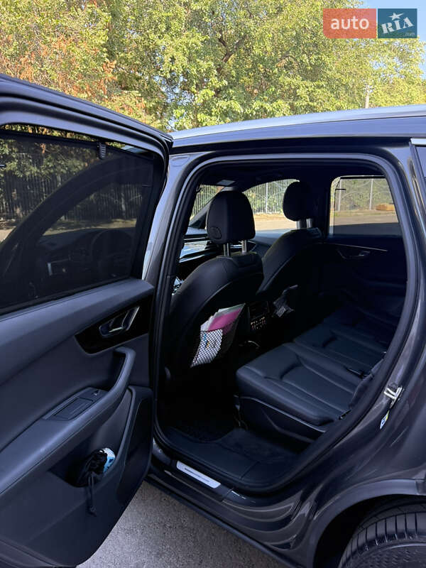Позашляховик / Кросовер Audi Q7 2021 в Одесі
