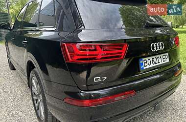 Внедорожник / Кроссовер Audi Q7 2018 в 