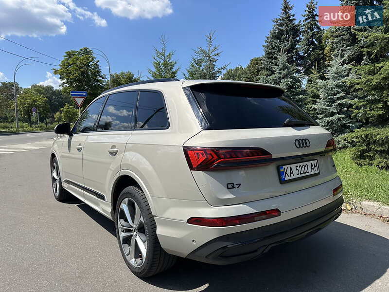 Внедорожник / Кроссовер Audi Q7 2022 в Киеве