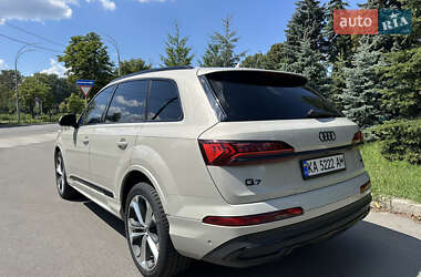 Внедорожник / Кроссовер Audi Q7 2022 в 