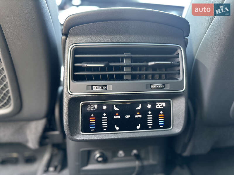 Внедорожник / Кроссовер Audi Q7 2022 в Киеве