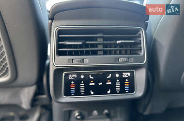Внедорожник / Кроссовер Audi Q7 2022 в 