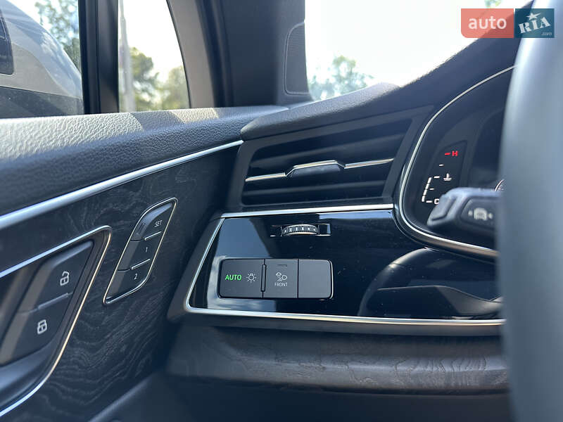 Внедорожник / Кроссовер Audi Q7 2022 в Киеве