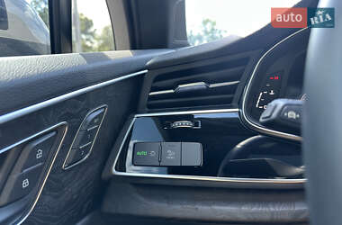 Внедорожник / Кроссовер Audi Q7 2022 в 