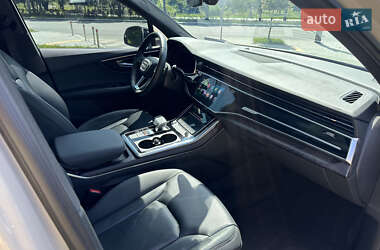 Внедорожник / Кроссовер Audi Q7 2022 в 