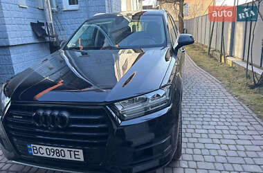 Внедорожник / Кроссовер Audi Q7 2018 в 