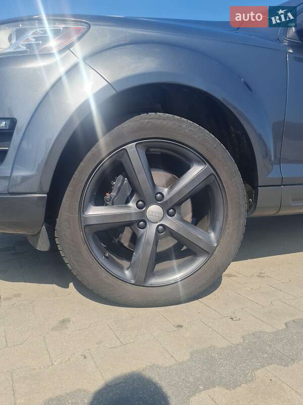 Внедорожник / Кроссовер Audi Q7 2015 в Киеве