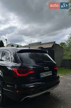 Позашляховик / Кросовер Audi Q7 2012 в 