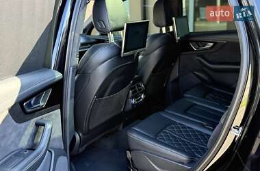 Внедорожник / Кроссовер Audi Q7 2017 в 