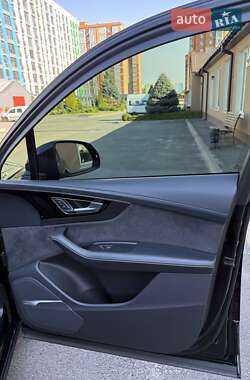 Внедорожник / Кроссовер Audi Q7 2017 в 