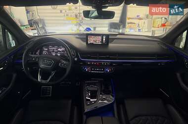 Внедорожник / Кроссовер Audi Q7 2017 в 