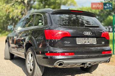 Внедорожник / Кроссовер Audi Q7 2015 в 