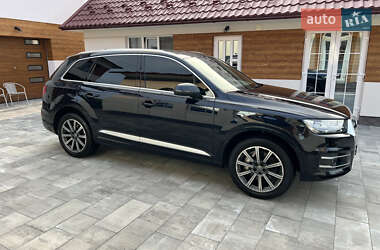 Внедорожник / Кроссовер Audi Q7 2017 в Коломые