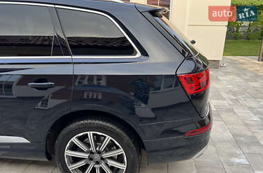 Внедорожник / Кроссовер Audi Q7 2017 в 