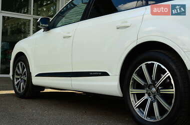 Внедорожник / Кроссовер Audi Q7 2019 в 