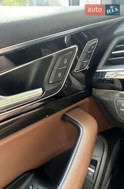 Внедорожник / Кроссовер Audi Q7 2017 в 